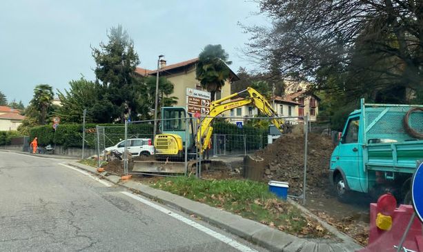 Incidente sul lavoro in un cantiere edile a Varese: in gravi condizioni un operaio di 44 anni