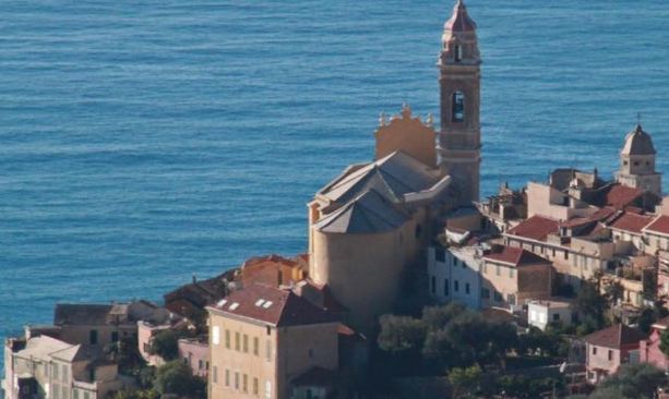 In consiglio comunale a Cervo si discute la tariffa della tassa di soggiorno 2023 In consiglio comunale a Cervo si discute la tariffa della tassa di soggiorno 2023