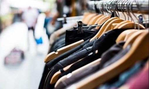 Aumenta la fiducia dei consumatori mentre declina quella delle imprese Aumenta la fiducia dei consumatori mentre declina quella delle imprese