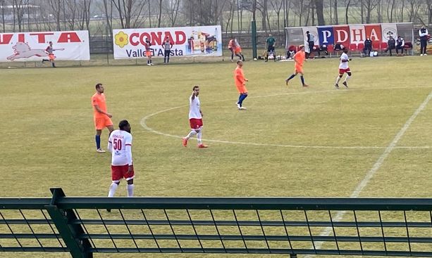 Lavagnese-Varese 1-1 FINALE. Un pari dolceamaro davanti agli occhi di Ebagua