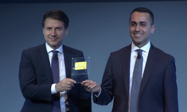 Scoperti dalla Guardia di Finanza un gruppo di ‘furbetti del reddito di cittadinanza’: 15 denunciati Scoperti dalla Guardia di Finanza un gruppo di ‘furbetti del reddito di cittadinanza’: 15 denunciati