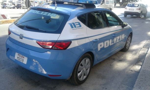 Accoltellamento in via Rolla, fermato l'aggressore, è un minore straniero Accoltellamento in via Rolla, fermato l'aggressore, è un minore straniero