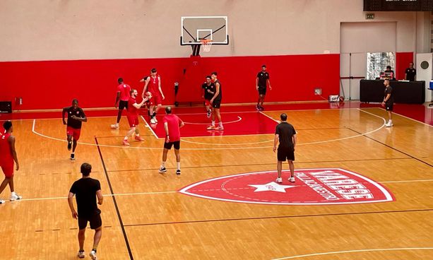 FOTO &amp; VIDEO Difesa, rimbalzi e contropiede: Openjobmetis al lavoro al Campus. Le parole di Mannion e coach Mandole