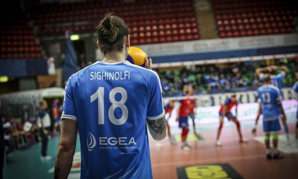 Volley maschile Serie A, Nicholas Sighinolfi del Cuneo Volley ai vertici delle classifiche di rendimento: "Bella soddisfazione personale ma avrei preferito essere più in alto con la squadra" Volley maschile Serie A, Nicholas Sighinolfi del Cuneo Volley ai vertici delle classifiche di rendimento: "Bella soddisfazione personale ma avrei preferito essere più in alto con la squadra"