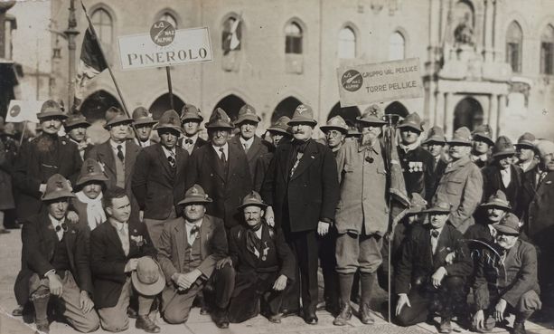 Novant’anni di drammi e feste per il gruppo alpini di Bricherasio Novant’anni di drammi e feste per il gruppo alpini di Bricherasio