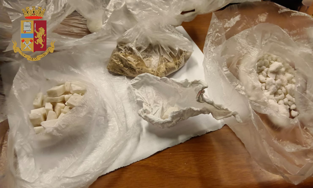 Barriera di Milano assediata dalla droga e dai pusher: la polizia ne arresta tre Barriera di Milano assediata dalla droga e dai pusher: la polizia ne arresta tre