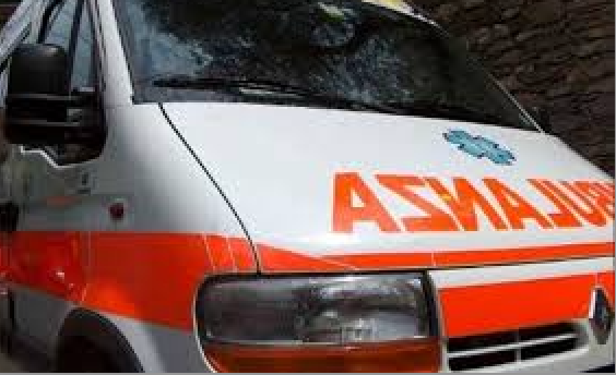 Ciclista cade nei boschi di Casale Litta: per recuperarlo intervengono i vigili del fuoco