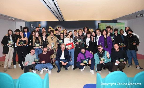 Area Sanremo ha emesso il proprio verdetto: ecco i 20 artisti che saranno proposti alla Rai, quattro di loro andranno a ‘Sanremo Giovani’ (foto e video) Area Sanremo ha emesso il proprio verdetto: ecco i 20 artisti che saranno proposti alla Rai, quattro di loro andranno a ‘Sanremo Giovani’ (foto e video)