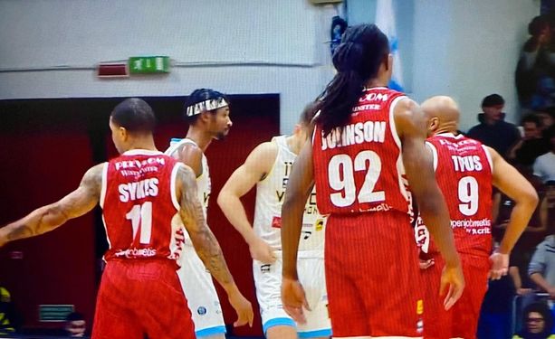 La Openjobmetis va giù a picco ed è umiliata a Cremona. E ora è in zona retrocessione