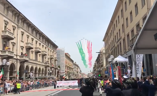 Cuneo "a passo di corsa": la sfilata dei Bersaglieri conclude il 69° raduno nazionale [GALLERY E VIDEO]