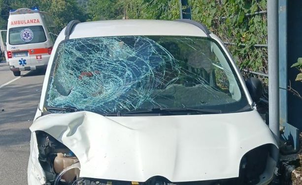 Giovani travolti da un’auto a Maccagno: morta una ragazza, quattro feriti gravi Giovani travolti da un’auto a Maccagno: morta una ragazza, quattro feriti gravi