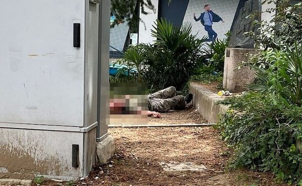 Aggressione all'89enne in centro a Luino. Parla il figlio della vittima: «Lo stava strangolando con il bastone, nessuno lo ha aiutato» Aggressione all'89enne in centro a Luino. Parla il figlio della vittima: «Lo stava strangolando con il bastone, nessuno lo ha aiutato»