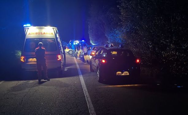 Cadono dallo scooter a Luino, feriti due sedicenni Cadono dallo scooter a Luino, feriti due sedicenni