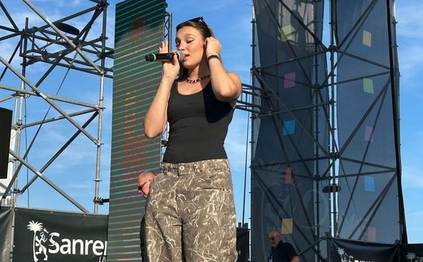 Dopo ‘Semplicemente’, il nuovo brano di Sarah Toscano, è in arrivo anche l’album