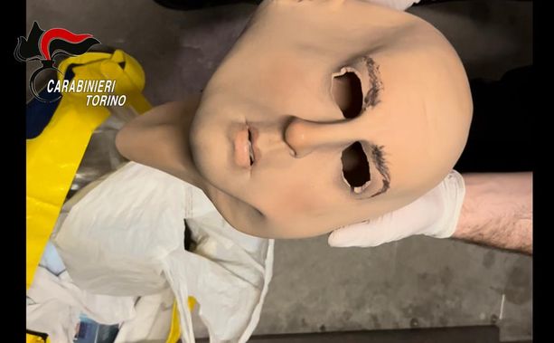 Progettava un nuovo colpo ad Alba il rapinatore arrestato per una rapina da mezzo milione a una banca di Poirino Progettava un nuovo colpo ad Alba il rapinatore arrestato per una rapina da mezzo milione a una banca di Poirino