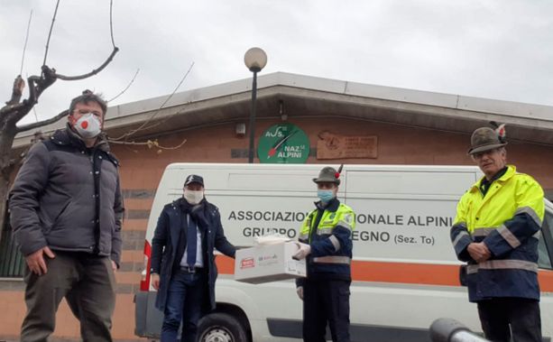 Collegno, distribuite quattromila mascherine per combattere il Coronavirus