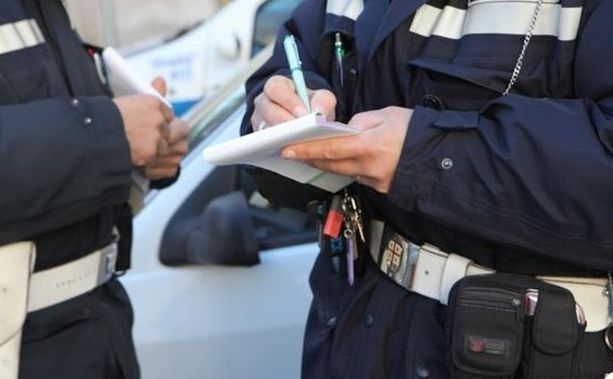 Esattori o vigili? Appendino difende la polizia municipale: “In un anno ricevute 27.000 richieste di intervento per malasosta” Esattori o vigili? Appendino difende la polizia municipale: “In un anno ricevute 27.000 richieste di intervento per malasosta”