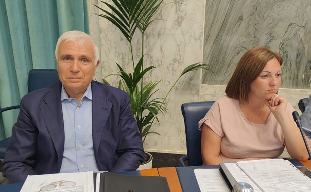 Consiglio comunale a Imperia, Zarbano manda l'avviso di sfratto alla Mameli