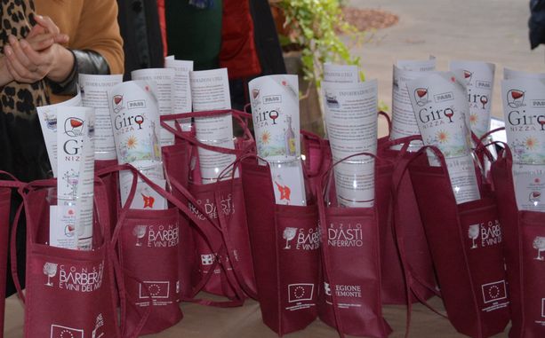 Doppio appuntamento oggi a Nizza Monferrato: la Fiera del Santo Cristo e il Giro del Nizza Doppio appuntamento oggi a Nizza Monferrato: la Fiera del Santo Cristo e il Giro del Nizza