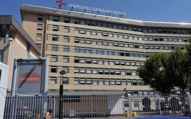 Bimba di 2 anni investita nel parcheggio del San Giovanni Bosco a Torino: è gravissima