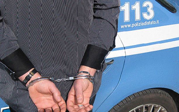 Nascosto in Val di Susa con patente e carta d'identità albanesi, in realtà era un pericoloso ndranghetista: arrestato latitante a Gravere Nascosto in Val di Susa con patente e carta d'identità albanesi, in realtà era un pericoloso ndranghetista: arrestato latitante a Gravere