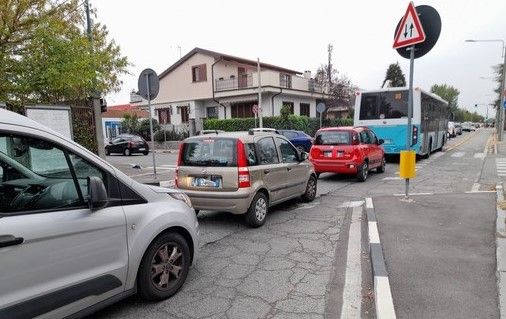 Parella soffocata dal traffico, il Comune: "Chiediamo alla Regione parere su senso unico in Strada Antica di Collegno" Parella soffocata dal traffico, il Comune: "Chiediamo alla Regione parere su senso unico in Strada Antica di Collegno"