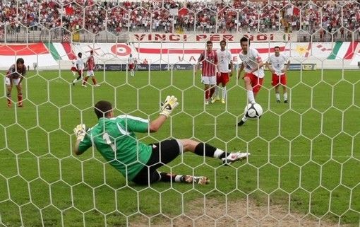 LA STORIA. Coppe e trofei storici del Varese tornano a casa senza spendere un euro. Perché quei simboli non hanno prezzo LA STORIA. Coppe e trofei storici del Varese tornano a casa senza spendere un euro. Perché quei simboli non hanno prezzo