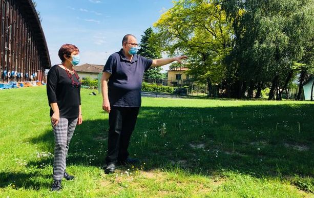 Paolo e Luisella, i Mastini del bar al Palalbani: 77 giorni di chiusura, eppure sono qui. «Tavolini e serate all'aperto per tutta l'estate, abbiamo "fame"» Paolo e Luisella, i Mastini del bar al Palalbani: 77 giorni di chiusura, eppure sono qui. «Tavolini e serate all'aperto per tutta l'estate, abbiamo "fame"»