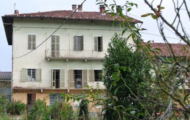 La famiglia Afghana ricongiunta a Carrù è fuggita la scorsa notte La famiglia Afghana ricongiunta a Carrù è fuggita la scorsa notte