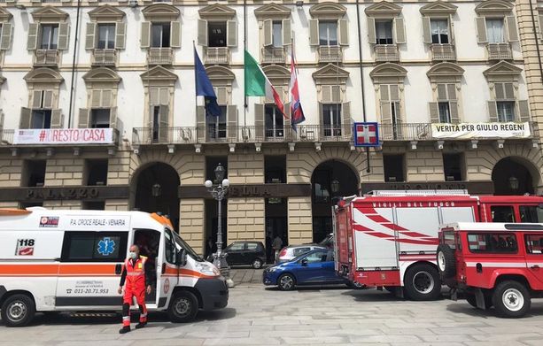 Busta con polvere bianca inviata a Cirio: dentro un foglio con scritto &quot;antrace&quot; [FOTO E VIDEO]