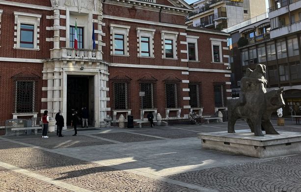 Stupro di Venegono, assolti per non aver commesso il fatto Stupro di Venegono, assolti per non aver commesso il fatto