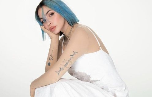 L’arrivo di ‘radio vega (after dark)’ chiude la trilogia discografica di Rose Villain L’arrivo di ‘radio vega (after dark)’ chiude la trilogia discografica di Rose Villain