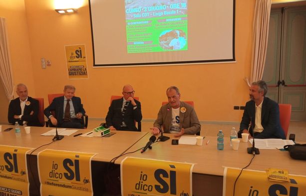 Referendum Giustizia: incontro a Cuneo in vista del 12 giugno, le posizioni di Calderoli (Sì) e Dodero (No) (VIDEO) Referendum Giustizia: incontro a Cuneo in vista del 12 giugno, le posizioni di Calderoli (Sì) e Dodero (No) (VIDEO)