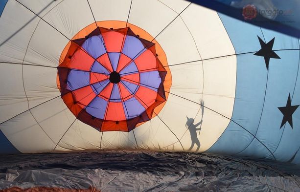 La Befana vien in... mongolfiera: pubblico in delirio a Mondovì per le regine dell'aria (FOTO e VIDEO)