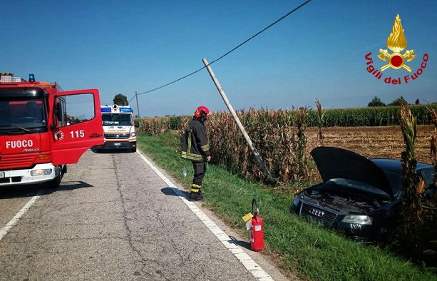 Auto contro bici in via Centallo a Fossano: ciclista in gravi condizioni