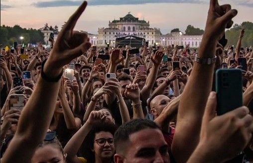 Prossimo all’uscita ‘Live from Glastonbury’, l’album del concerto di Olivia Rodrigo Prossimo all’uscita ‘Live from Glastonbury’, l’album del concerto di Olivia Rodrigo