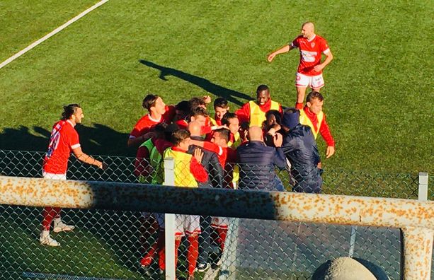 L'abbraccio feroce a Sassarini, l'urlo di Viscomi («Non abbiamo fatto nulla. Alla morte!»), il rigore lasciato da Lillo a Balla: oggi è nato il vero Varese