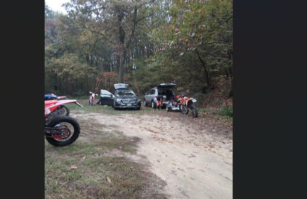 L’accusa dell’associazione Comuneroero: “Le gare di enduro sfregiano i boschi di Monteu e Montaldo Roero nella totale indifferenza” L’accusa dell’associazione Comuneroero: “Le gare di enduro sfregiano i boschi di Monteu e Montaldo Roero nella totale indifferenza”