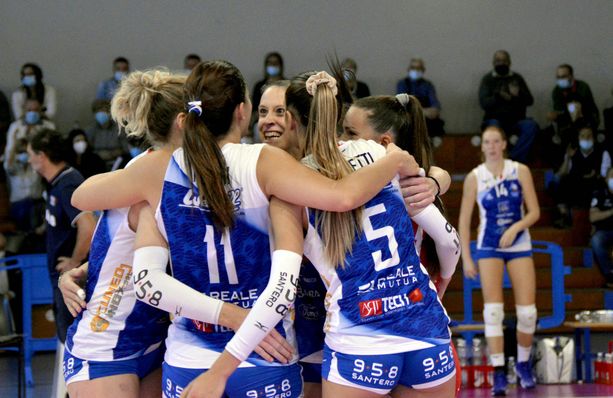 Volley A2/F: Un tie-break combattuto incorona Pinerolo