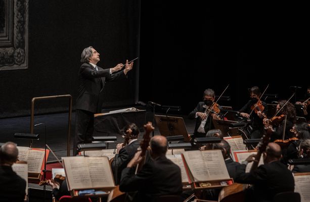 La grande musica fa bene: Muti porta la Chicago orchestra al Lingotto per Candiolo. "Il Maestro si è innamorato di Torino" La grande musica fa bene: Muti porta la Chicago orchestra al Lingotto per Candiolo. "Il Maestro si è innamorato di Torino"