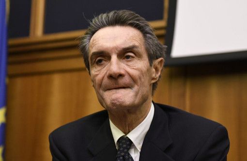 Fontana: «Emotivamente coinvolto dall'abbraccio di solidarietà dopo manifeste maldicenze. Nei miei patrimoni nulla di nascosto»