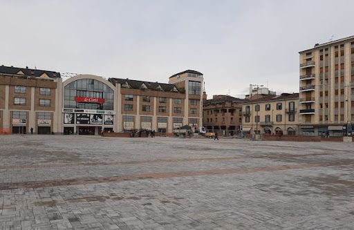 Palazzo Estense, altro no al “Grande Fratello” in piazza Repubblica Palazzo Estense, altro no al “Grande Fratello” in piazza Repubblica
