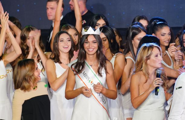 La 19enne di Cervere Francesca Bergesio è la nuova Miss Italia. "Vorrei portare in alto il nome delle donne" [FOTO E VIDEO]