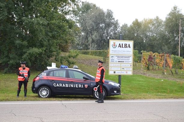 Due arresti dei Carabinieri per spaccio di stupefacenti in pieno centro ad Alba e Bra Due arresti dei Carabinieri per spaccio di stupefacenti in pieno centro ad Alba e Bra