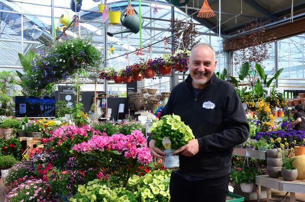 Giacomo Brusa, orgoglio &quot;Casbenàtt&quot; e amore per la terra: «Chi vive di agricoltura oggi lo fa con coraggio. Noi gli amici del territorio»
