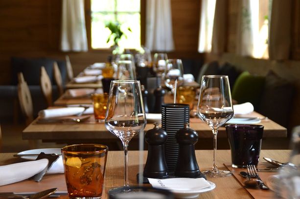 Risalgono i consumi nella ristorazione raggiungendo quasi i livelli di prima del Covid