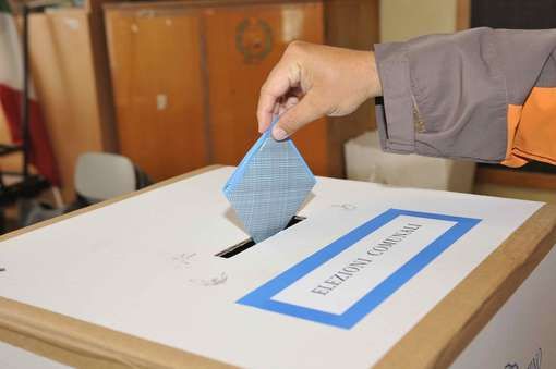 Al via il weekend elettorale: 40 Comuni al voto, 237 mila cittadini chiamati alle urne Al via il weekend elettorale: 40 Comuni al voto, 237 mila cittadini chiamati alle urne