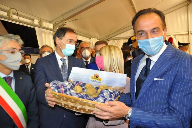 Alba, anche la Fiera del Tartufo si arrende: domani l’ultima giornata in presenza Alba, anche la Fiera del Tartufo si arrende: domani l’ultima giornata in presenza