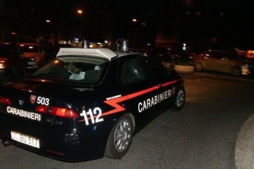 Sassi contro la casa dell'uomo alla guida della vettura che ha ucciso Federico a Dronero Sassi contro la casa dell'uomo alla guida della vettura che ha ucciso Federico a Dronero