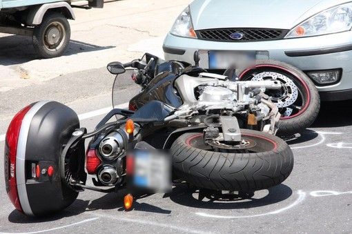 Malasosta, a Torino oltre 1.430 multe al giorno. Ed i pedoni fanno causa per marciapiedi e buche